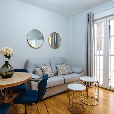Feijoo Suite Apartment Seville Luaran gambar