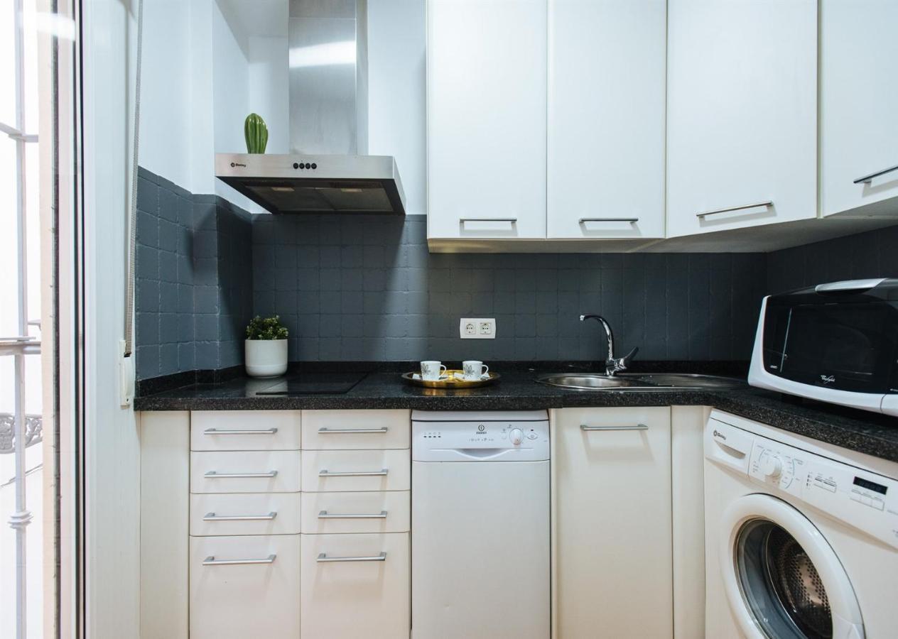 Feijoo Suite Apartment Seville Luaran gambar