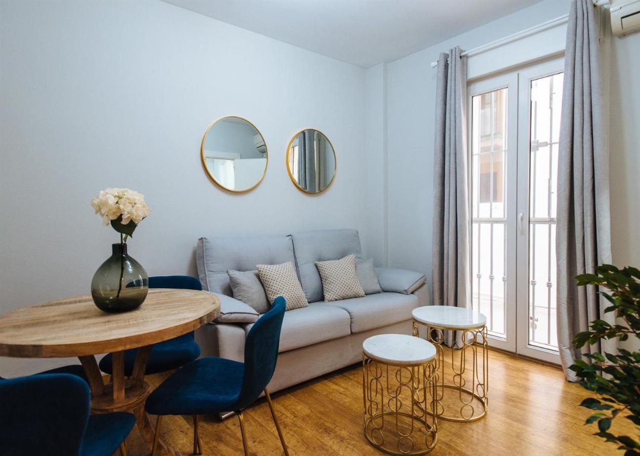 Feijoo Suite Apartment Seville Luaran gambar