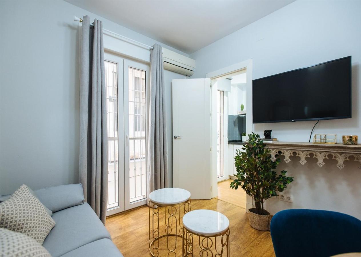 Feijoo Suite Apartment Seville Luaran gambar