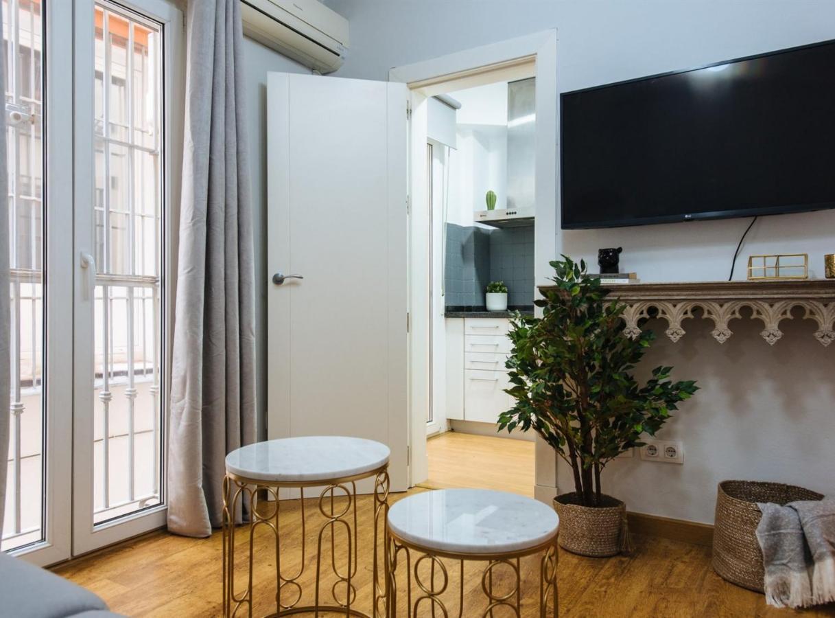 Feijoo Suite Apartment Seville Luaran gambar