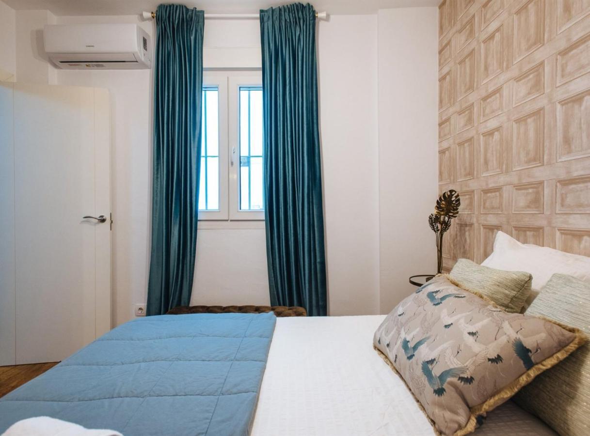 Feijoo Suite Apartment Seville Luaran gambar